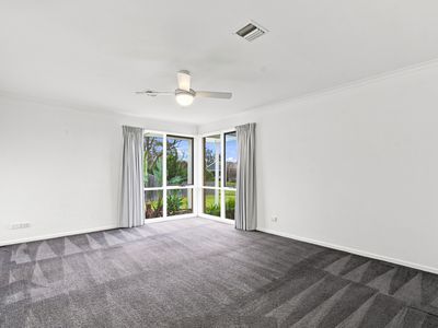 9 Yvette Close, Sale