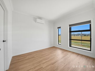 26 Pine Cone Walk, Fraser Rise