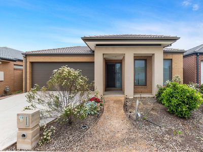 15 Peroomba Drive, Point Cook