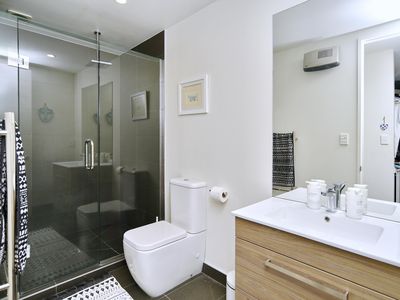 102 Hills Road, Edgeware