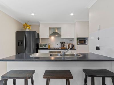 1 / 16 Seashell Avenue, Coomera