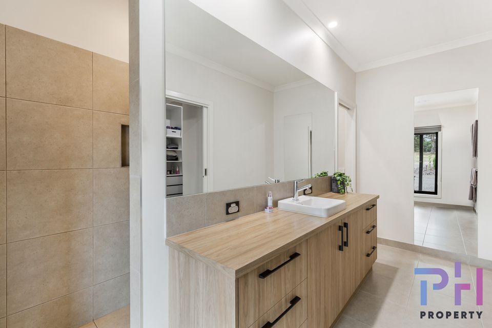 223 Schumakers Lane, Maiden Gully PH Property