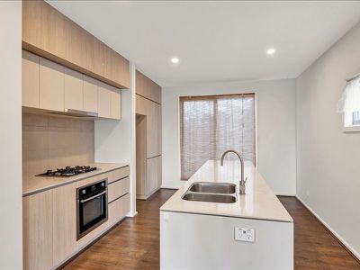 34 Luxe Terrace, Point Cook