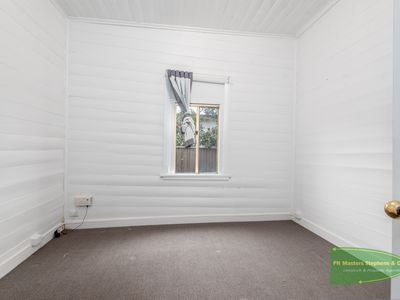 2 Main St           , Lyndhurst