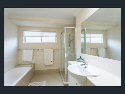 1 / 5 Pepper Berry Street, Maleny