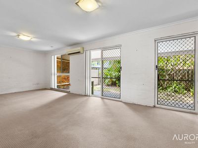 2/30 Kennington Road, Camp Hill