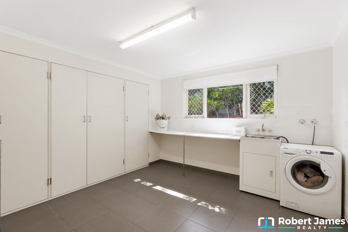 15 Moonare Crescent, Noosa Heads