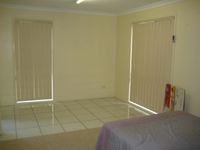 72 / 316  Long Street East, Graceville