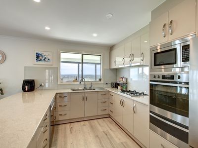 55 Clifftop Drive, Sunnyside