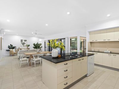 15 Hawksbury Crescent, Wakerley