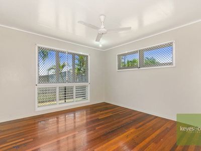 8 Eura Court, Mount Louisa