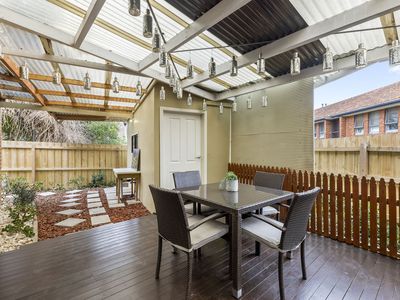 3 / 1 Moore Crescent, Reservoir