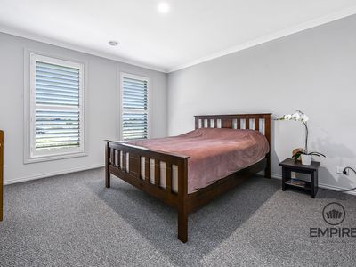 12 Galaxias Court, Clyde North