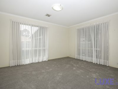 1 / 2 Merri Place, Conder