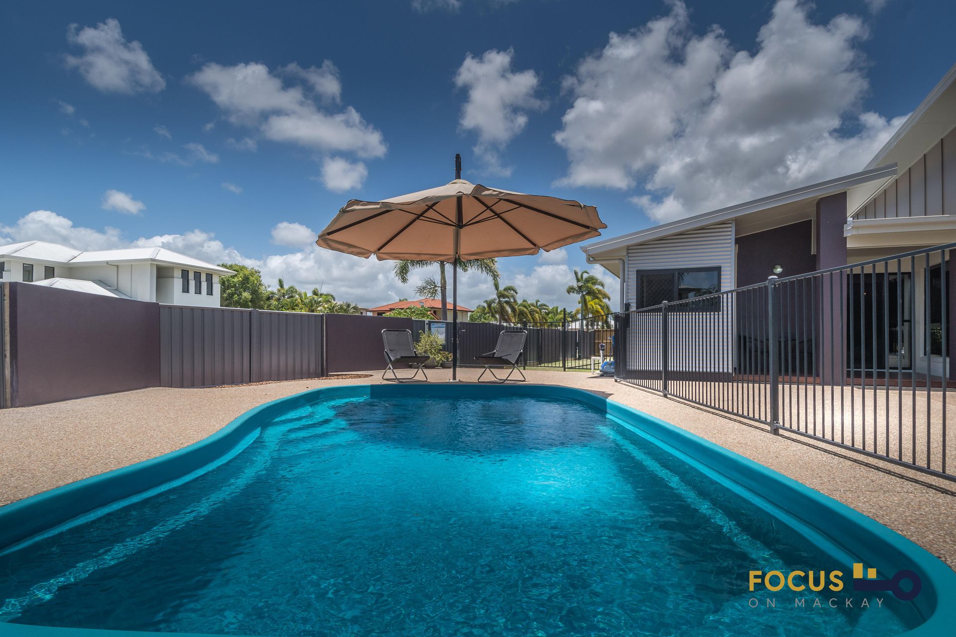 1 Gingham Street, Glenella
