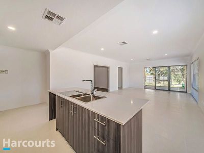 16 Bunker Crescent, Yanchep