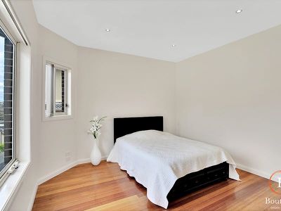 2 / 90 Railway Parade, Pascoe Vale