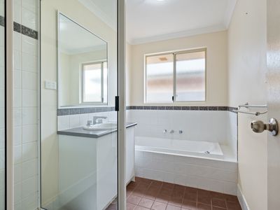 11 Smythe Drive, Broadwood