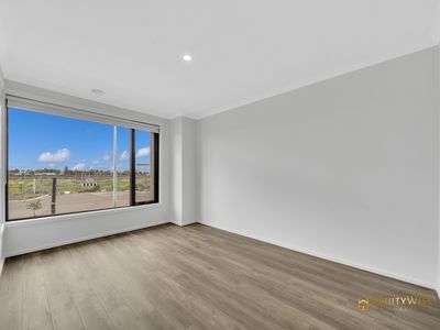 29 Rangeland Street, Mambourin