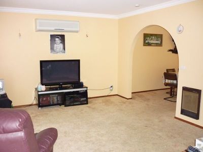 42 Mumford Crescent, Dubbo