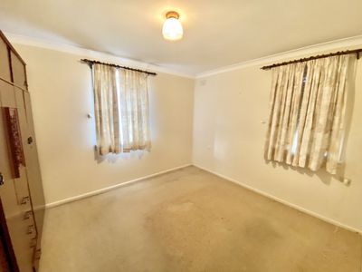 19 ROBERTSON CRESCENT, Deniliquin