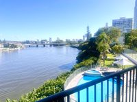 2940  Gold Coast Highway, Surfers Paradise
