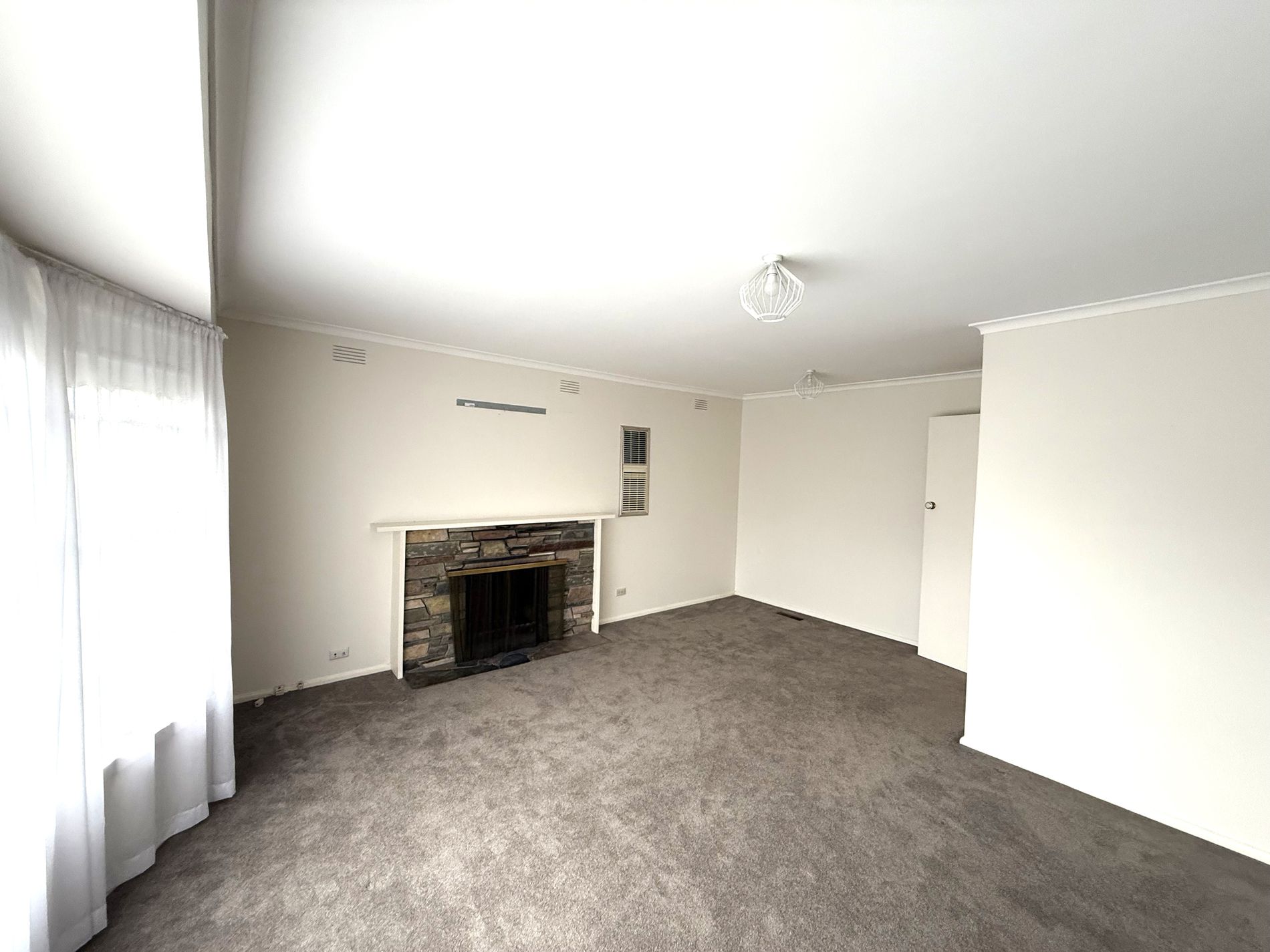 48 Nicholas Grove, Heatherton