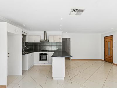 52 Shillington Way, Thornlie