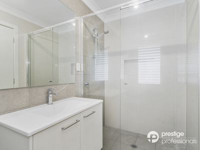 8 Mclachlan Place, Moorebank