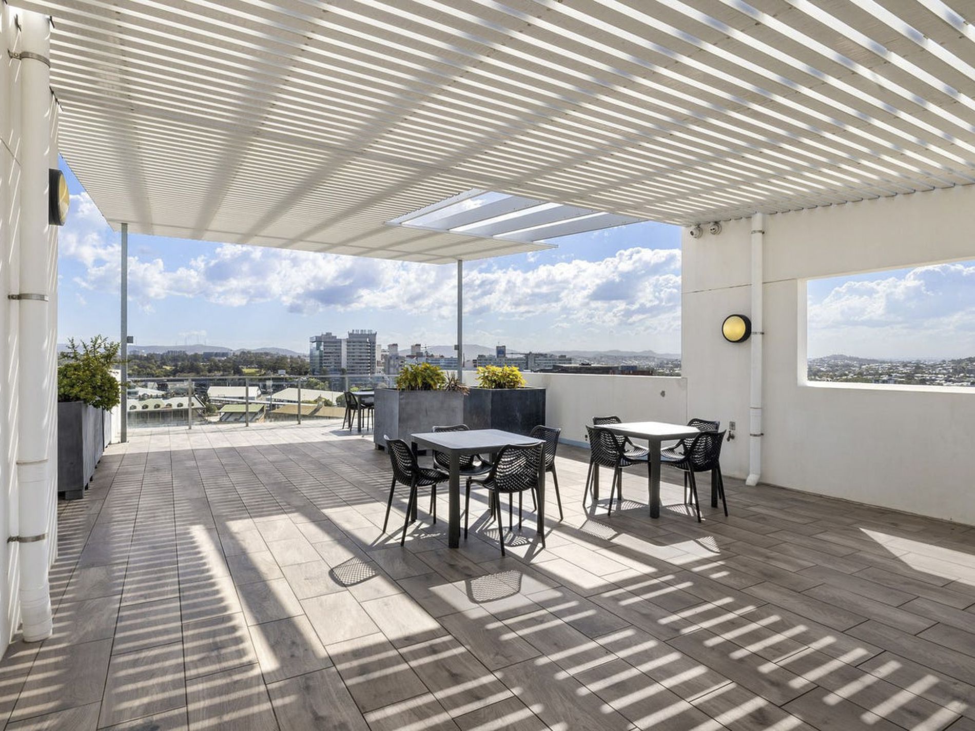 2 / 24 Brookes Street, Bowen Hills