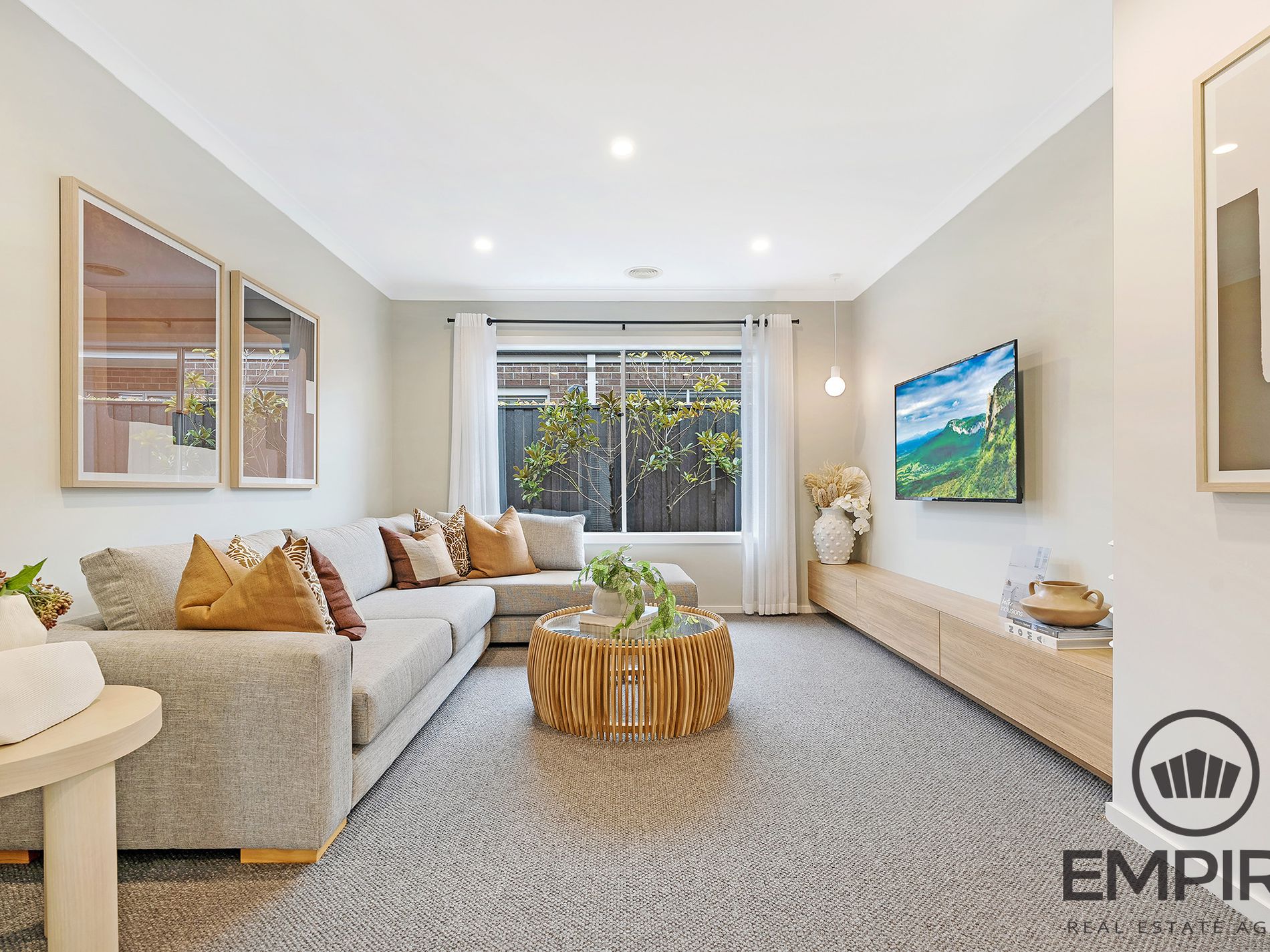 49 Centenary Boulevard, Officer South