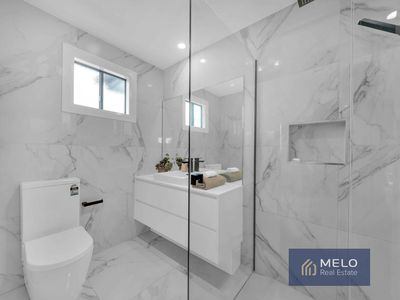 2A Lincoln Drive, Keilor East