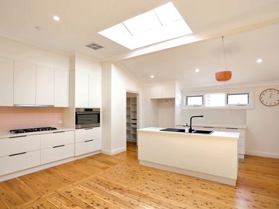 17 Regent Street, Forbes