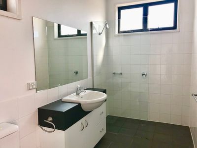 7B The Fairway, North Geelong