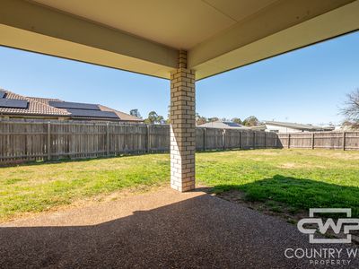 48 Manse Street, Guyra