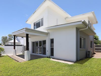 33 Kurrajong Crescent, Meridan Plains