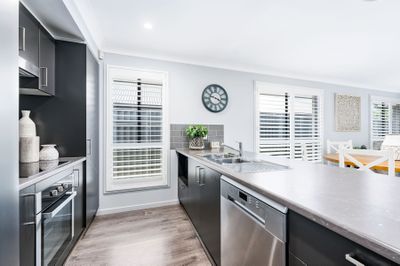 8 Arcadian Hills Crescent, COBBITTY, Cobbitty - Thumbnail 3