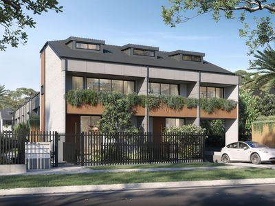 5 Bedroom / 9-9a Old Berowra Road, Hornsby