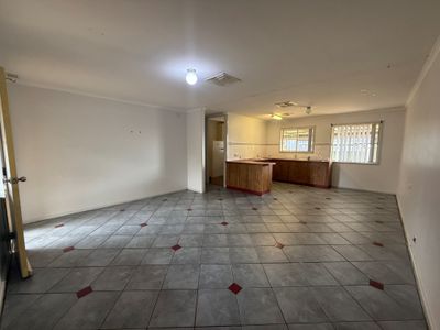 8 Beddoes Avenue, Dubbo
