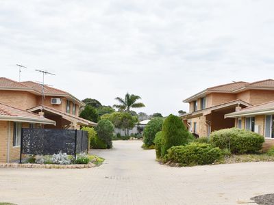 4/44 Calais Road, Scarborough