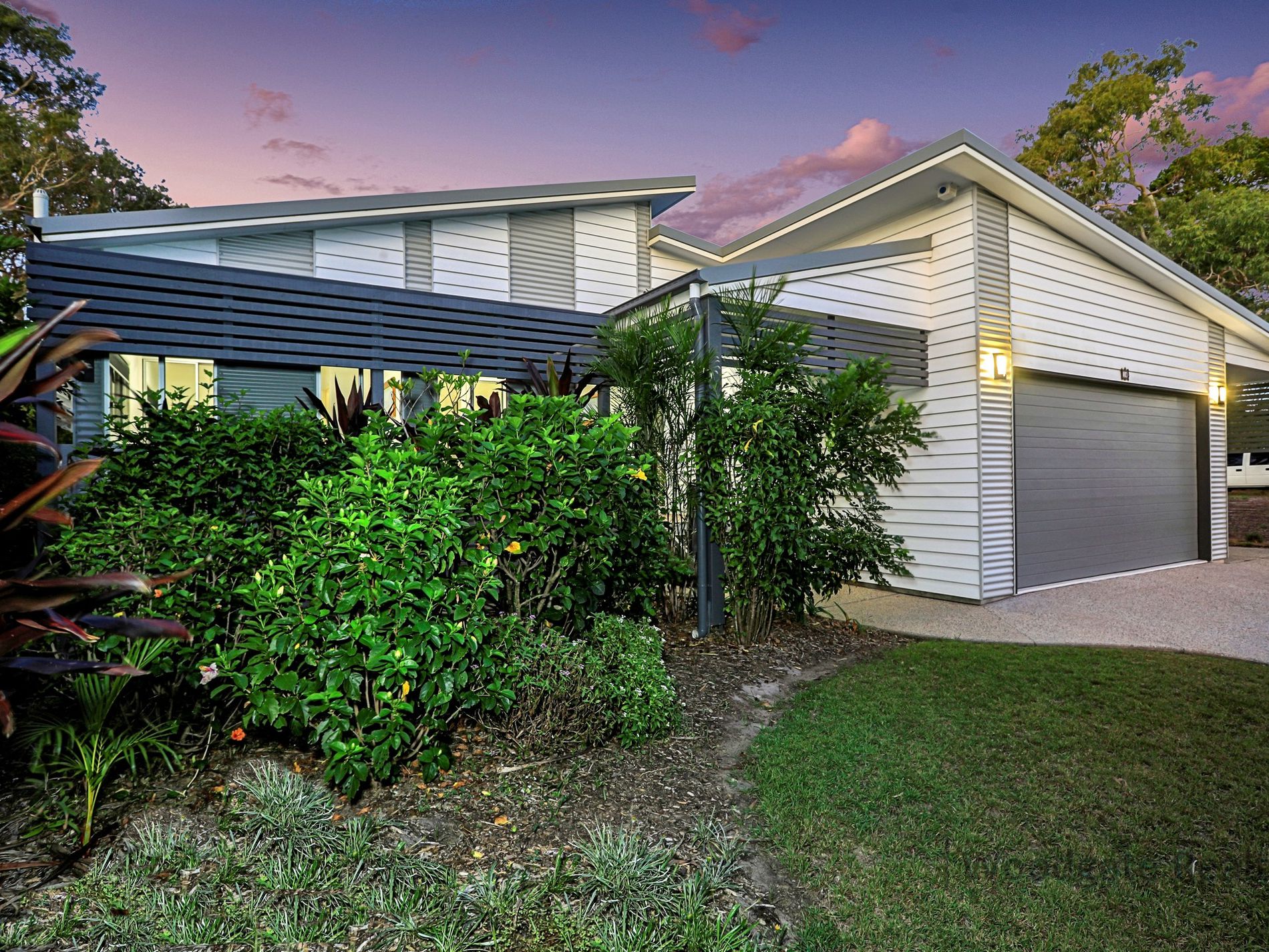 10 PAPERBARK COURT, Woodgate