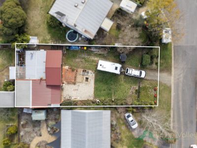 32 Young Crescent, Tawonga South