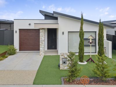 14 Dorney Rise, Taylor