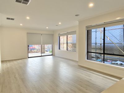 16 Gelantipy Drive, Truganina