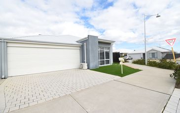 2 Cooba Way, Banksia Grove