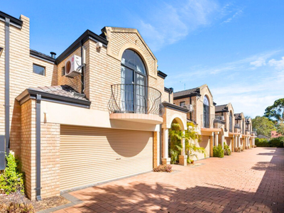 3 / 163 Stock Road, Attadale