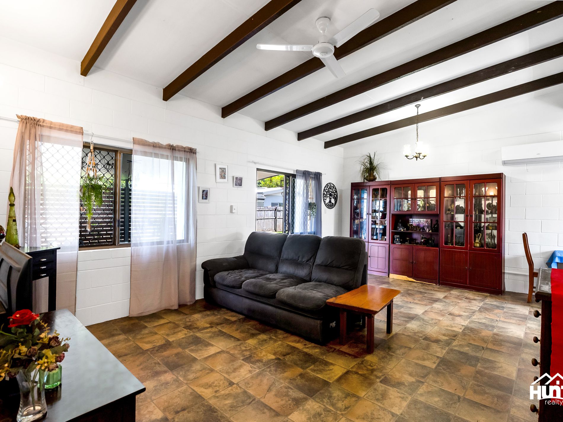 60 Hollywood Boulevard, White Rock