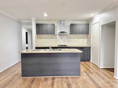 49 Avonwood Avenue, Wyndham Vale