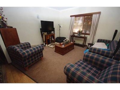 9 Barton Way, Newman