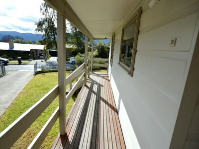 130 Lakeside Avenue, Mount Beauty